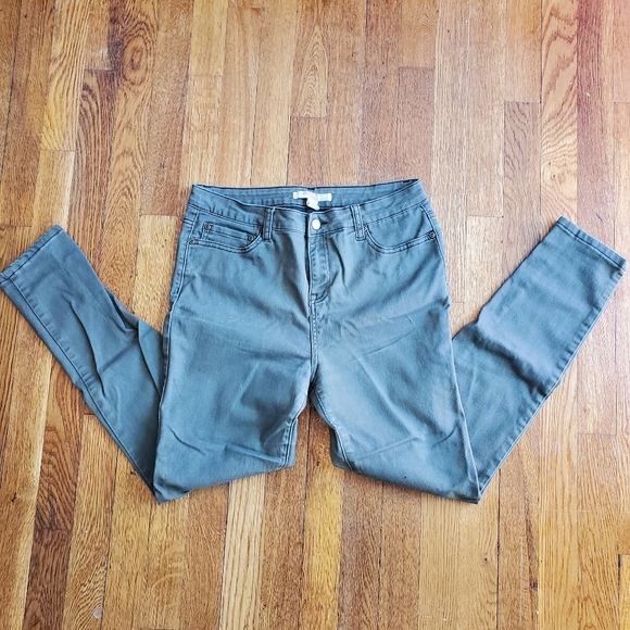 Forever 21 Denim - 🌻 Forever21 | Olive Green Pants